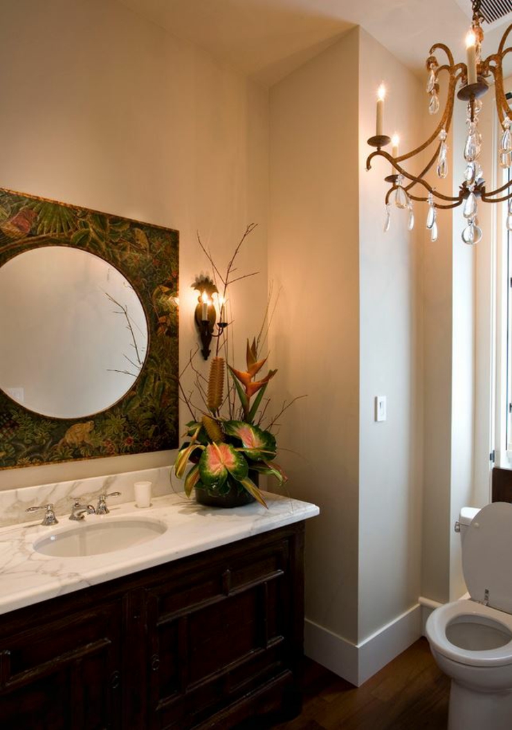 Toilettes à l’ameublement élégant dans le style intérieur de la maison intérieur chaleureux maison secondaire hawai