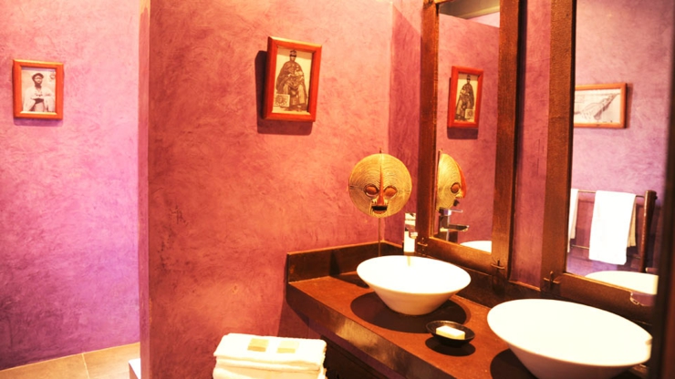 Salle de bains et toilettes séparées pour chaque chambre villa de luxe à louer dakar
