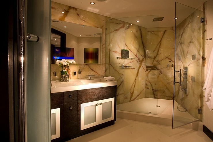 Salle de douche élégante et en marbre salle de bains appartement prestige