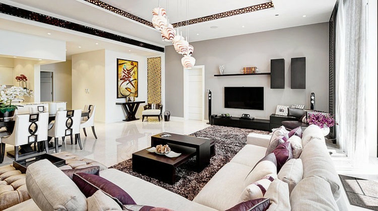 Séjour de l’appartement avec vue à Dubaï intérieur beige design appartement luxe Dubaï