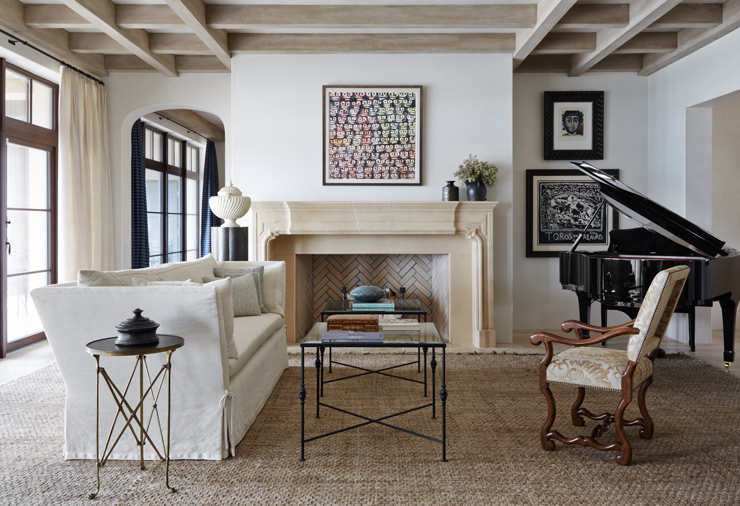 Touches rustiques pour l’intérieur de cette résidence de standing séjour design traditionnel