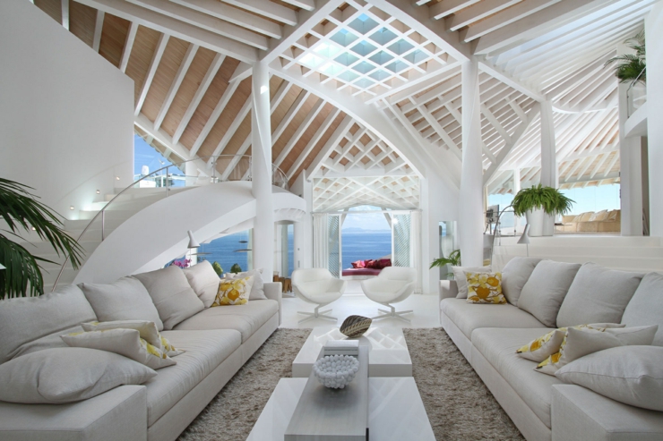 Intérieur design très luxueux en blanc immaculé intérieur ouvert villa de luxe