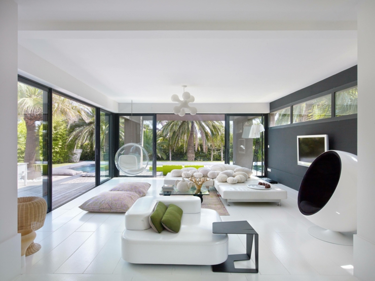 séjour en blanc maison de prestige sur la côte