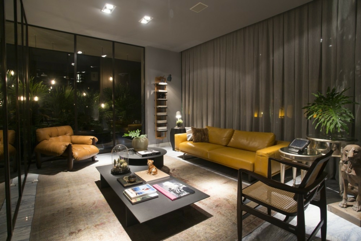 Séjour éclectique aux couleurs contrastées intérieur artistique éclectique villa de vacances