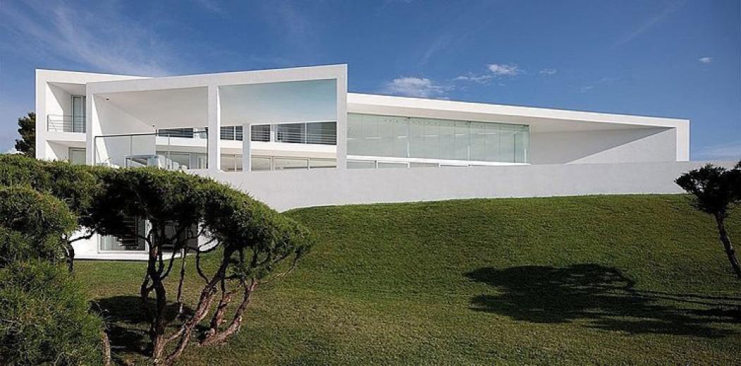 La villa de luxe Infinity vue de l’extérieur architecture contemporaine villa de luxe espagne