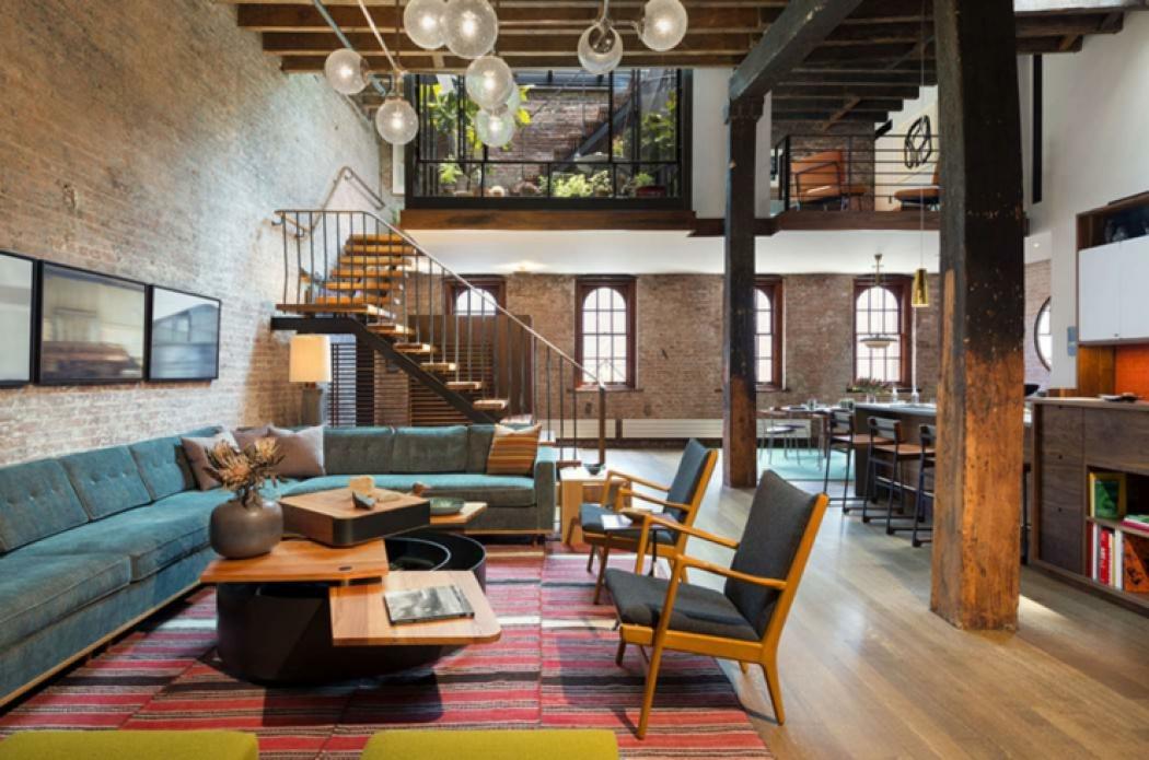 Pièce principale de vie de ce loft industriel à TriBeCa loft moderne au design industriel