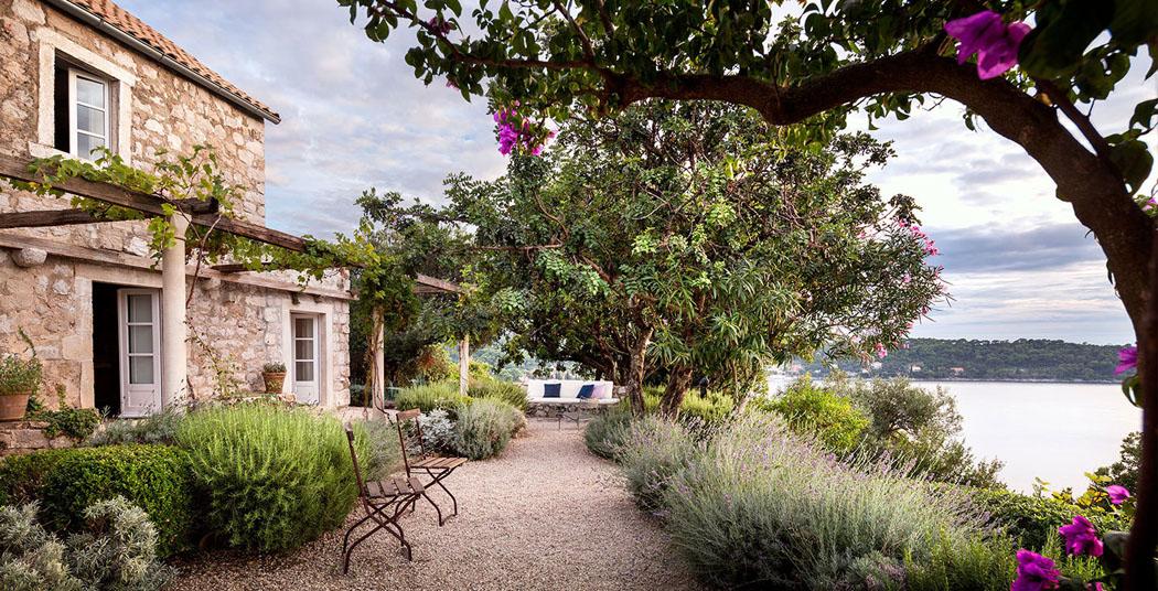 Une maison de campagne chic un vrai coin de paradis dans la province croate magnifique propriété rustique près de la mer en Croatie