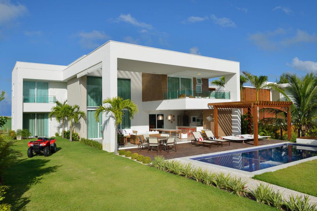 Belle maison de vacances avec une jolie piscine et terrasse aménagée pour les invités belle maison secondaire côte mer plage familiale