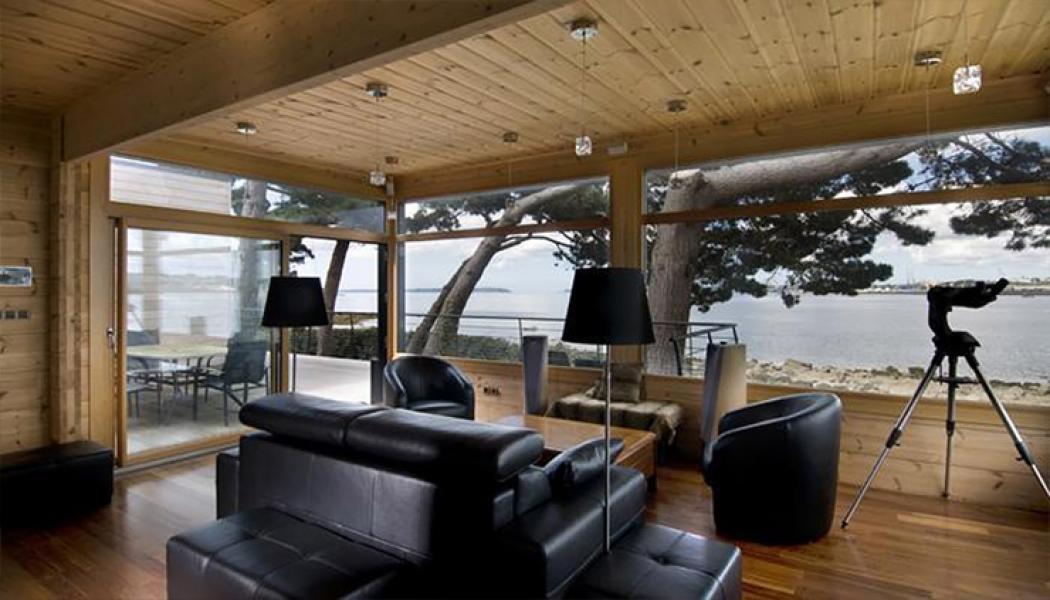 belle et moderne maison en bois en Bretagne