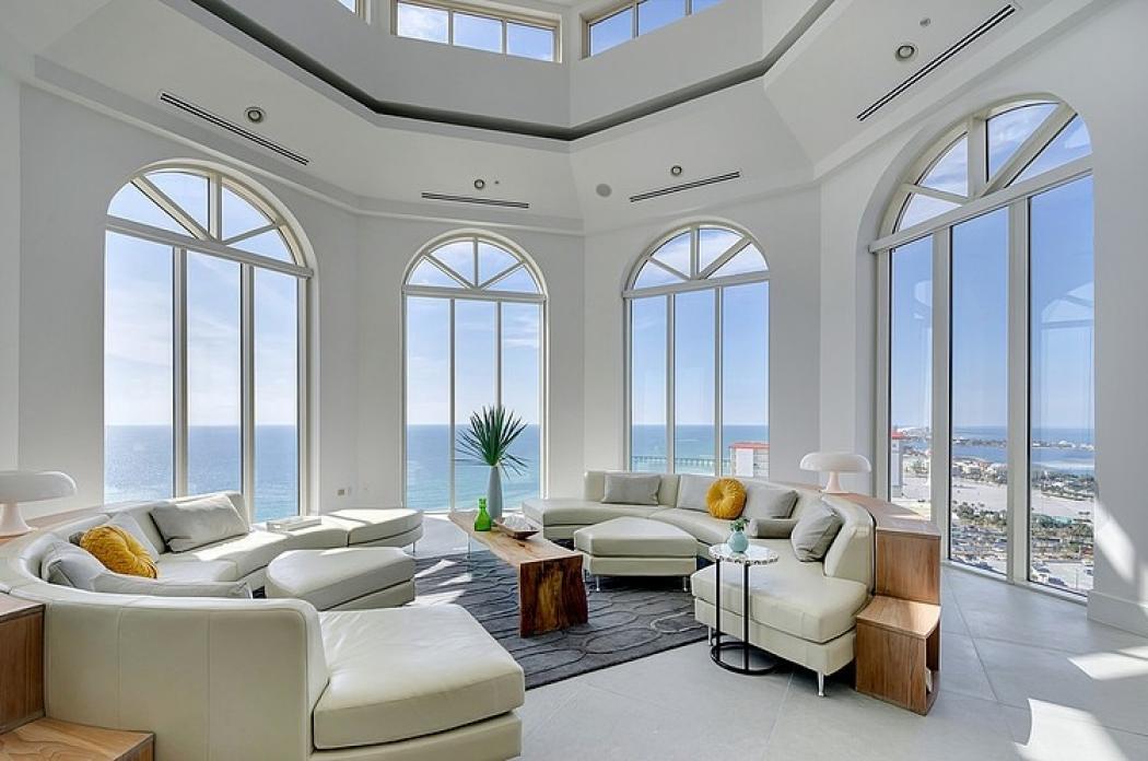 Séjour magnifique lumineux de cette propriété de luxe séjour appartement luxe vacances