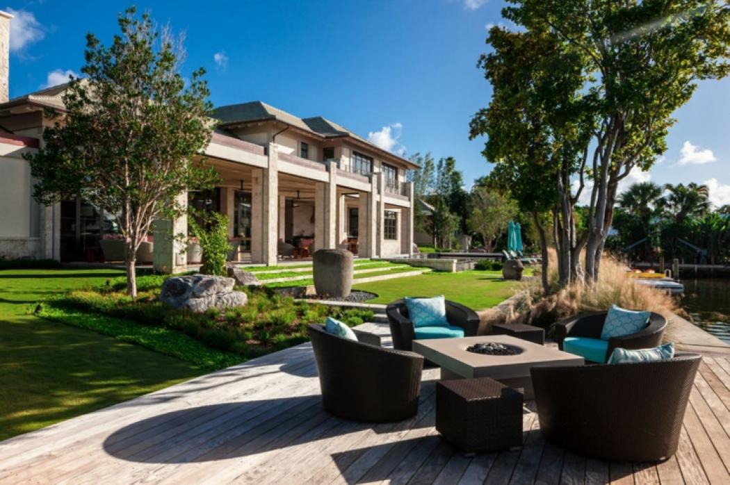 Résidence de vacances vue d’ensemble villa luxueuse de vacances sur la côte