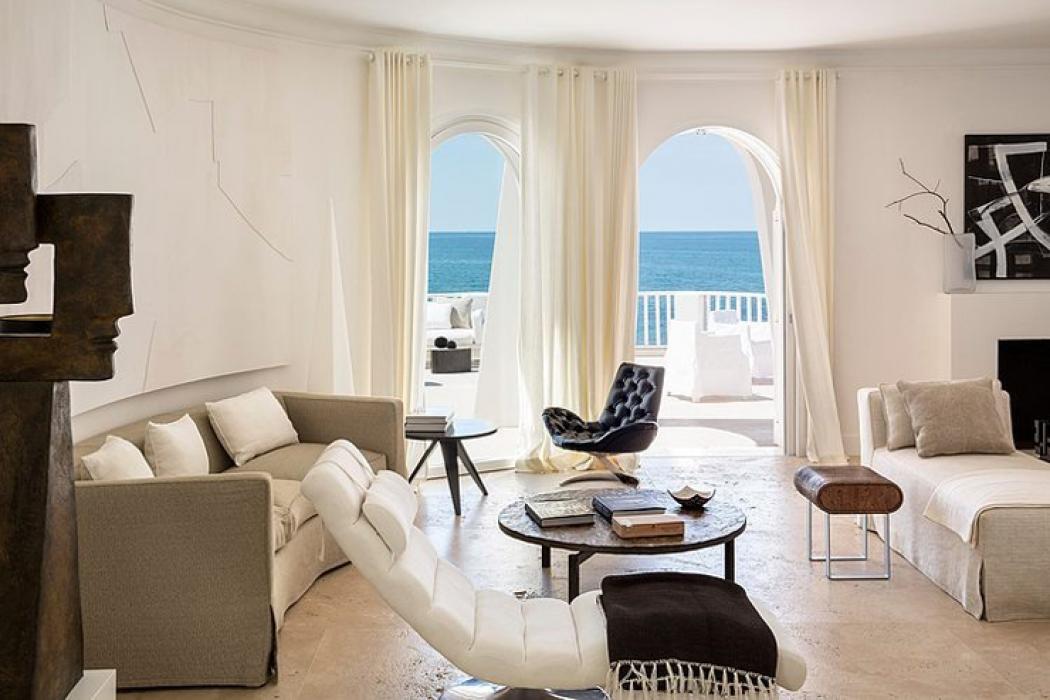 Villa de vacances sur la cote méditerranéenne italienne pièce principale de vie de la villa de luxe