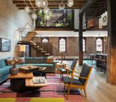 Pièce principale de vie de ce loft industriel à TriBeCa loft moderne au design industriel