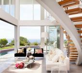 Pièce de vie principale de la maison d’architecte intérieur unique maison moderne californie