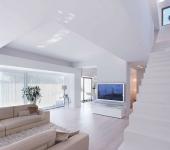 architecture d'intérieur en blanc contemporain