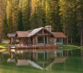 belle demeure près d'un lac esprit rustique