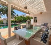 maison moderne luxe rustique