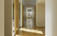 intérieur en bois massif moderne
