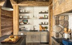 Différentes essences de bois utilisées pour le design intérieur de cette belle demeure rustique belle cuisine rustique vintage retro maison secondaire montagne