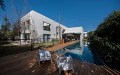 piscine extérieure maison de luxe familiale citadine