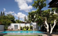 piscine extérieure de luxe maison de ville