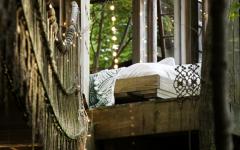 maison dans les arbre en bois