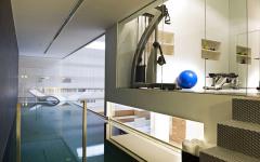 piscine design intérieure luxe loft