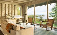 baie vitrée fenêtres lac nature chalet