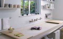 Cuisine en blanc de cette cabane de vacances design