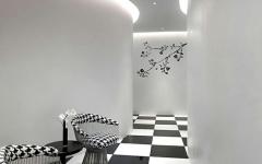 couloir design en noir et blanc