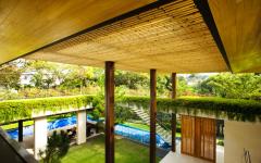 entrée maison familiale exotique singapour guz architects