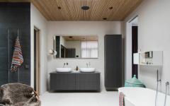 grande spacieuse salle de bains rustique