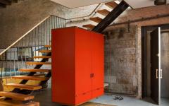 Entrée directement dans la pièce principale de vie mobilier design rustique et imparfait loft