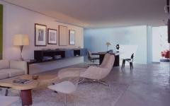 Un intérieur meublé de manière distinguée et élégante dans des couleurs sobres séjour salon meuble de luxe designer
