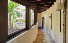 maison intérieur bois exotique