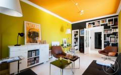 séjour blanc orange jaune appartement moderne