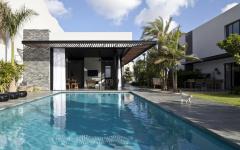 jardin et piscine maison de ville moderne