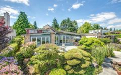maison citadine dans un parc