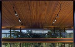 Le séjour de cette belle maison contemporaine située dans les quartiers résidentiels de Sao Paulo architecture résidentielle originale créative belle maison familiale