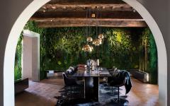Une salle à manger en prolongation d’une cuisine ouverte dans cette maison provinciale salle à manger rustique idée déco originale