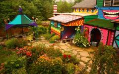 la terrasse aux dalles rustique et la maison originale