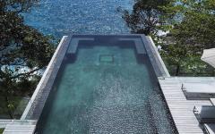 belle piscine extérieure avec vue sur la mer