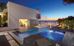 piscine résidence de luxe sur la côte