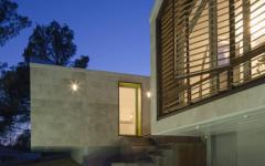 vue de nuit maison originale d'architecte