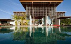 Piscine extérieure de luxe maison moderne de luxe