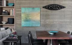 Gris & marron rehaussés par les teintes de la mer en bleu turquoise mobilier et déco sobre maison de ville