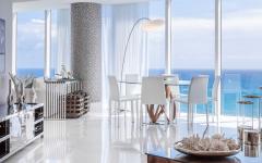 Façade transparente appartement vue sur mer