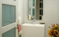 cabinet toilettes design moderne en blanc