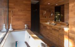 salle de bain murs en bois design luxe