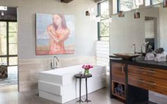 Chaque chambre possède sa salle de bains privative – grande, luxueuse et chaleureuse salle de bain luxe design rustique chalet de montagne